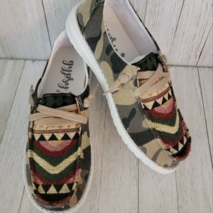 GYPSY JAZZ- ROCKIN CAMO SLIP ON SNEAKERS